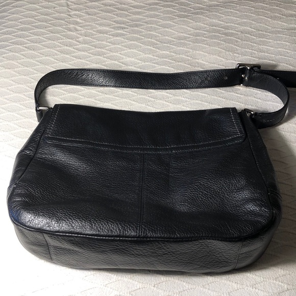 Mint condition Coach shoulder bag - Picture 3 of 8